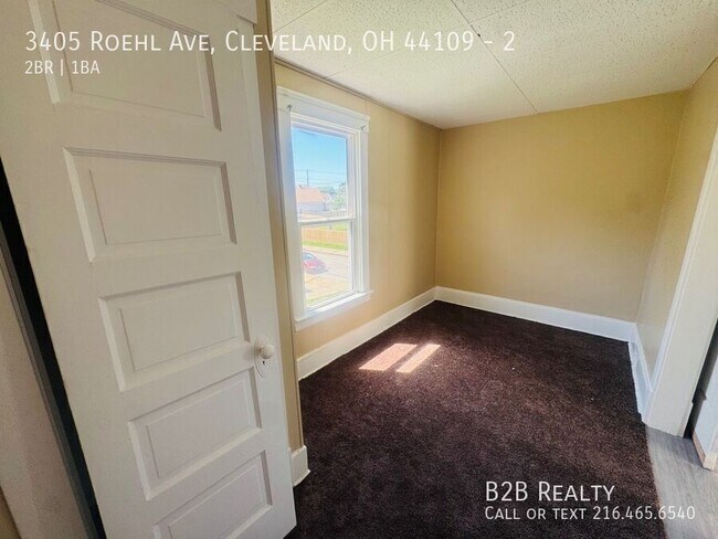 Building Photo - 3405 Roehl Ave