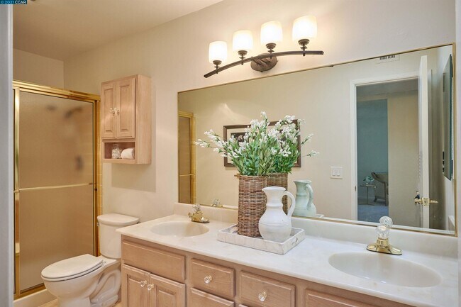 Primary Bathroom - 340 N Civic Dr