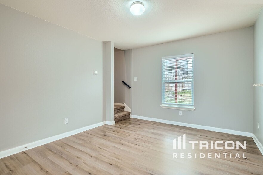 Building Photo - 6346 Daisy Way