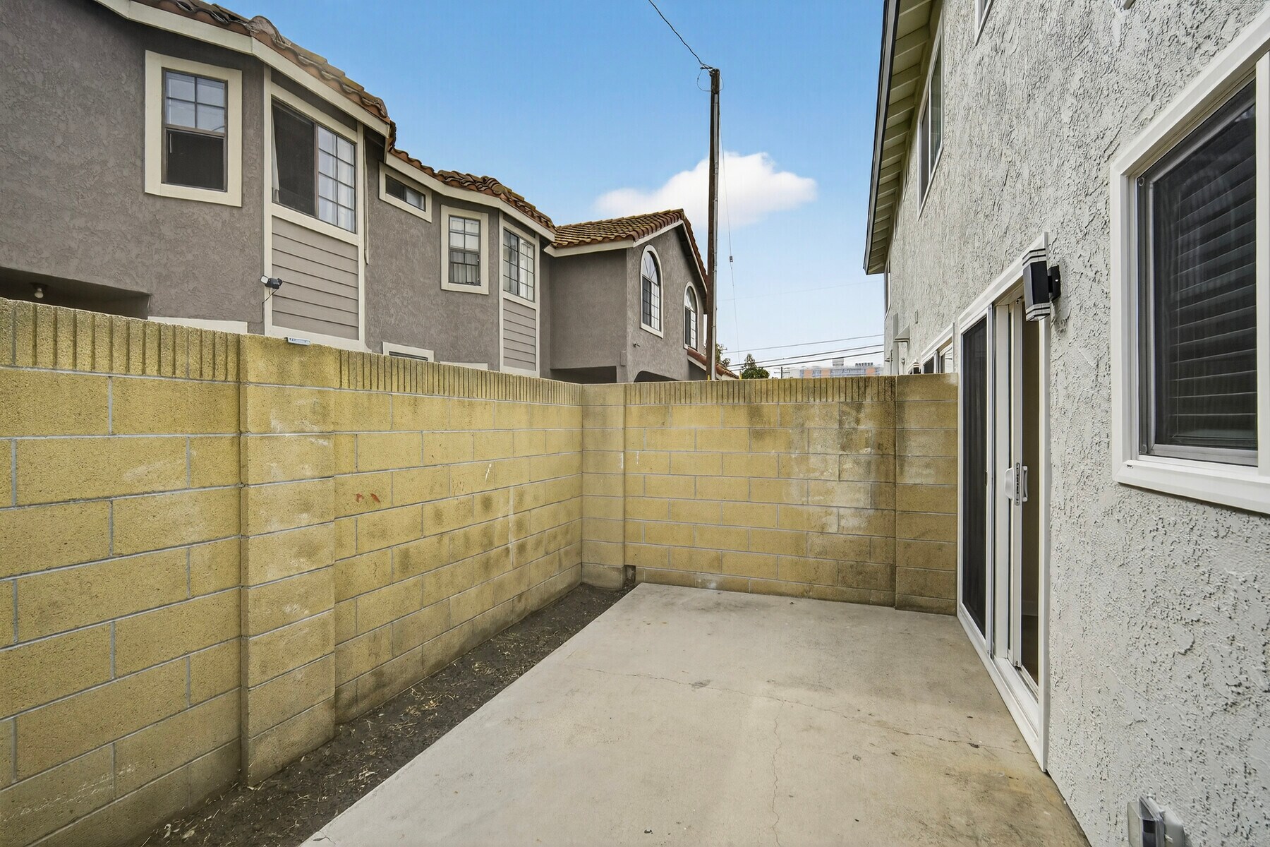 Building Photo - 11972 Walnut St