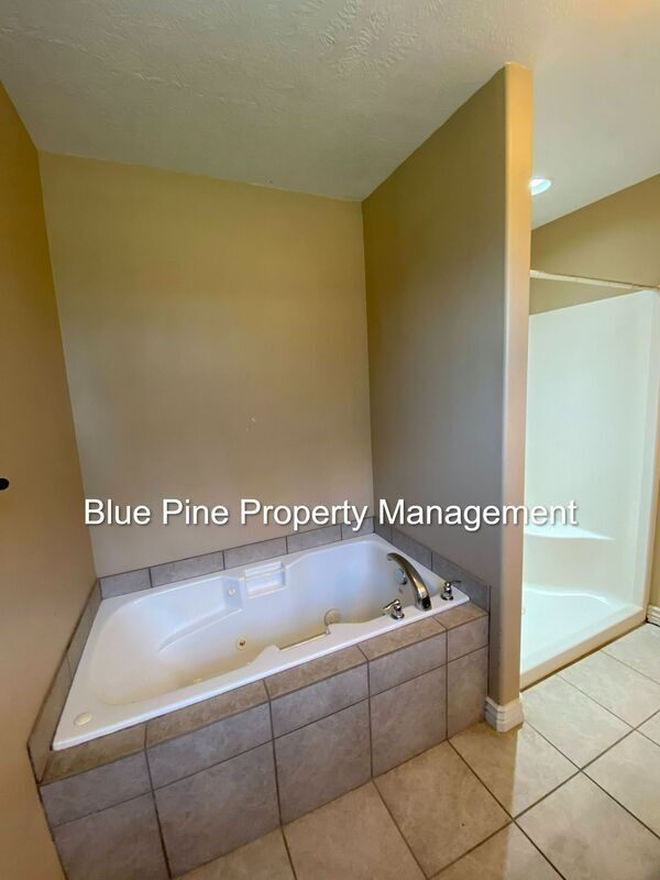 Building Photo - 3818 196 N