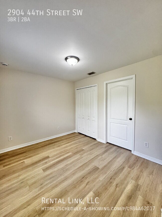 Building Photo - 2904 44th St SW