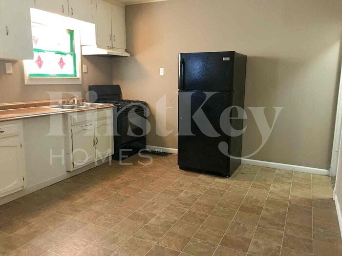 Building Photo - 2112 Lexa Dr