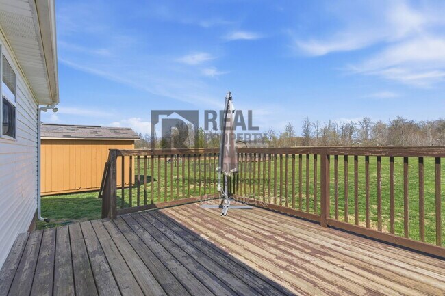 Building Photo - 312 Meadows Rd