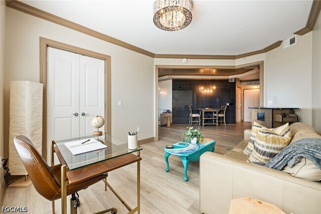 Building Photo - 2825 Palm Beach Blvd