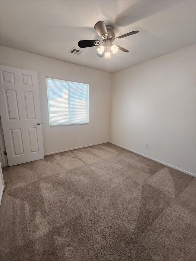 Building Photo - 3-Bed, 2.5-Bath Pet-Friendly Home with Fen...
