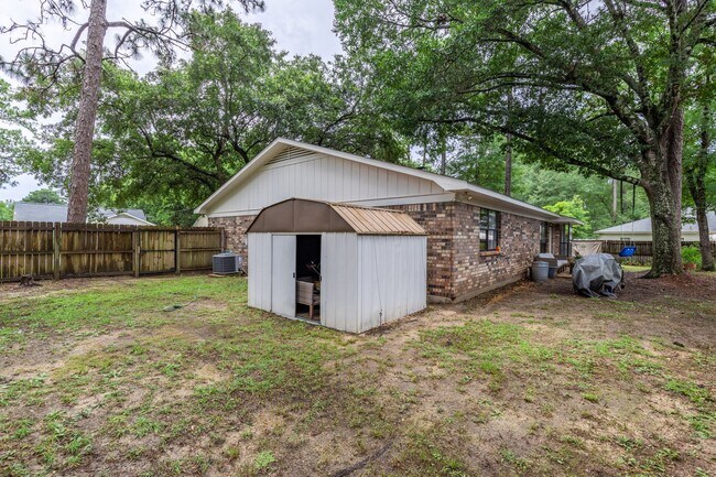 Building Photo - Coming Soon – Home in Lake Forest! | 100 S...