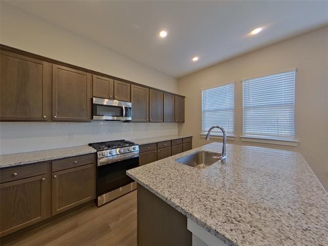 Building Photo - 727 Lacewing Dr