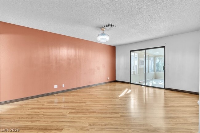 Building Photo - 2457 Swan Ln