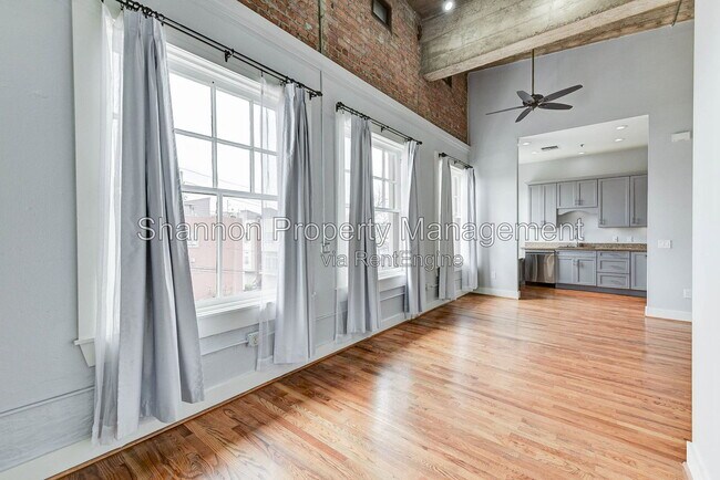 Building Photo - 2700 Albany St