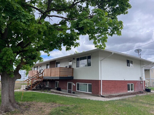 Building Photo - Knowles 4-Plex