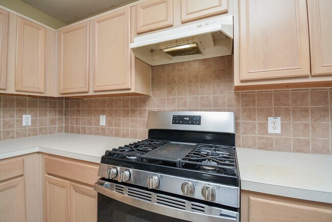 Building Photo - 15426 Lynford Crest Dr