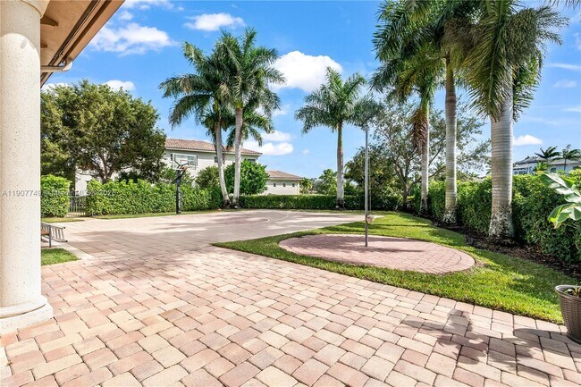 Building Photo - 12008 NW 69th Ct