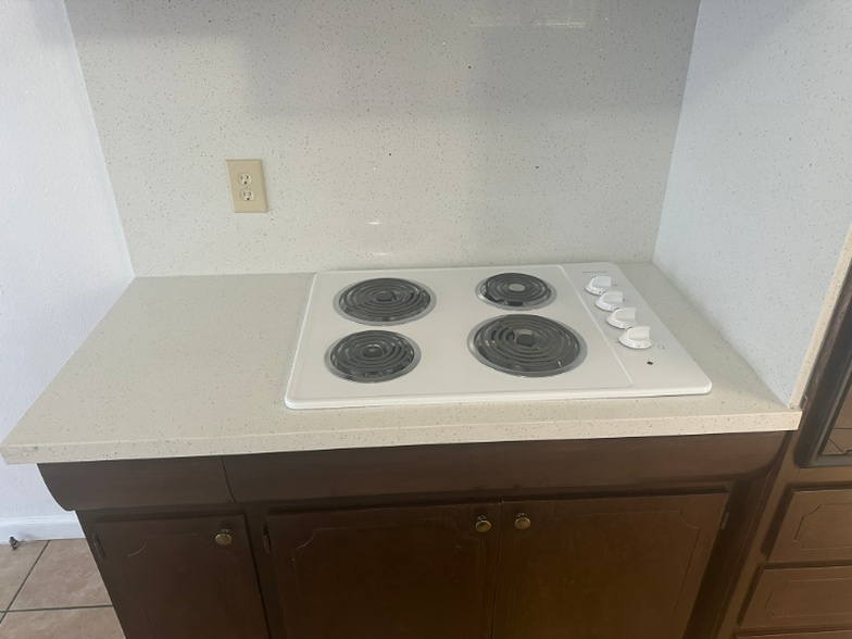 Building Photo - 2440 Stanfield Dr