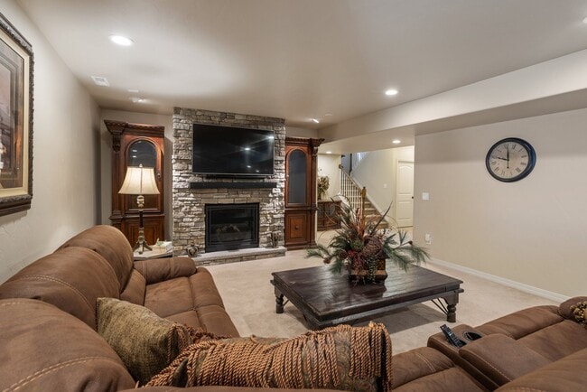 Building Photo - 2156 Villa Creek Cir
