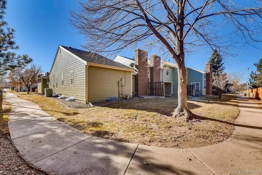 Building Photo - 14333 E Warren Pl