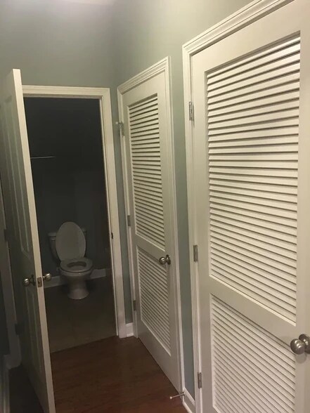 Building Photo - 2310 Elliott Ave