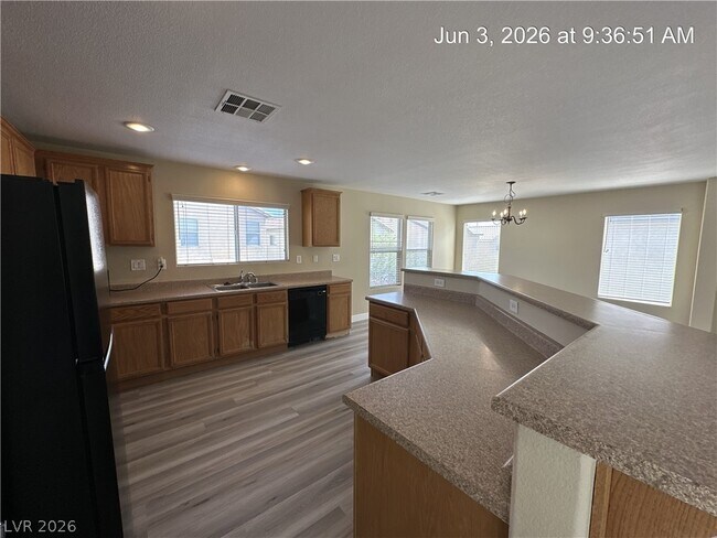 Building Photo - 9754 Splendor Sky Ave