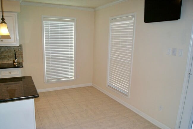 Building Photo - 5801 Lumberdale Rd