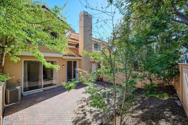 Building Photo - 4827 La Vella Dr