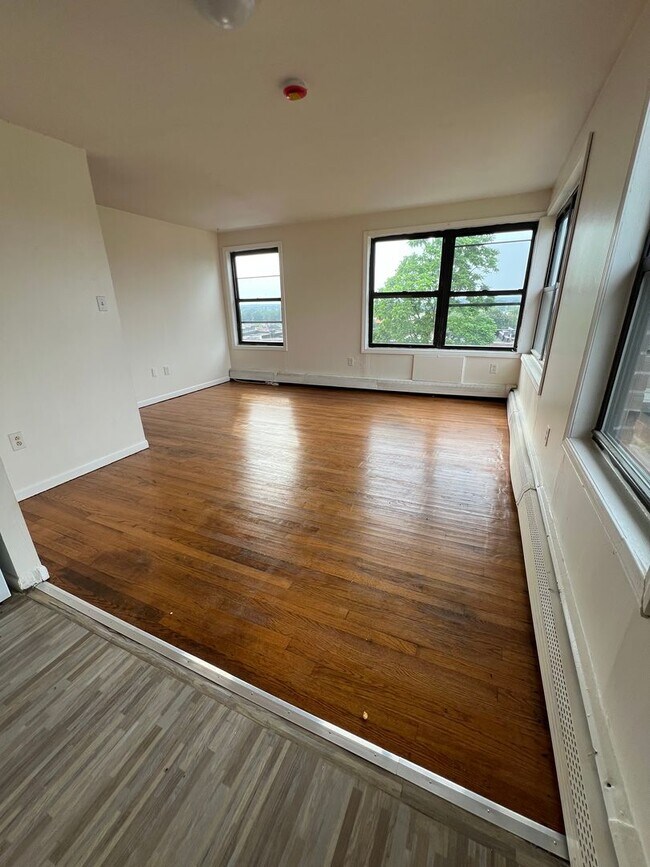 Building Photo - 185 Palisade Ave