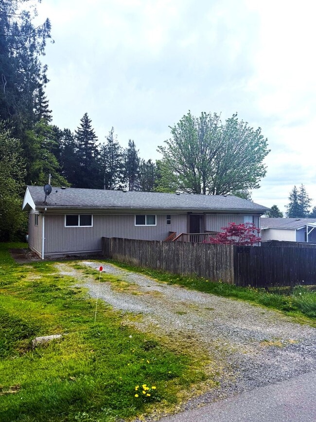 Building Photo - Two Bedroom Home Available Soon in Ferndale!