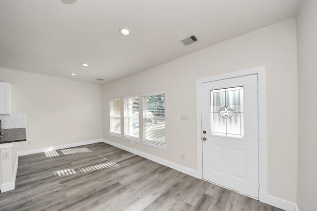 Building Photo - 6827 Mcwilliams Dr