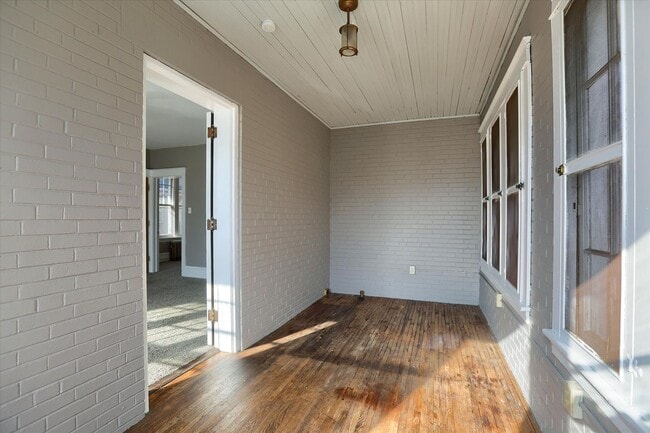 Building Photo - 2038 Market