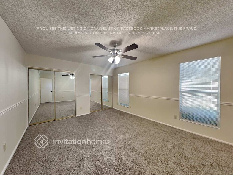 Building Photo - 11446 N 39th Dr