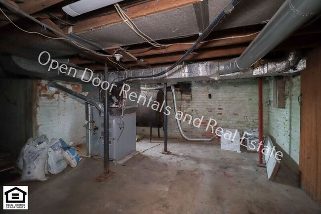 Building Photo - 9817 Stellhorn Rd