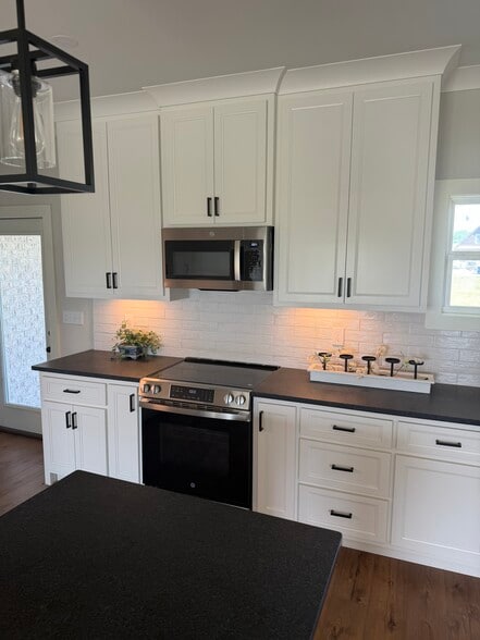 Building Photo - 30 Tower Ct