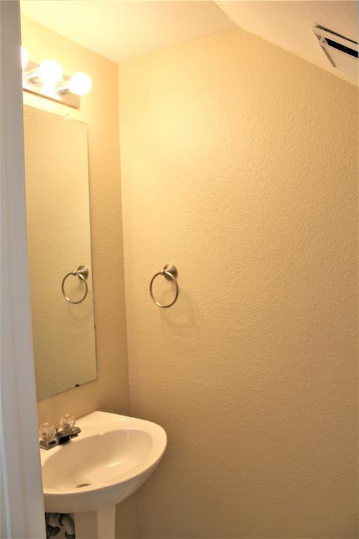 Building Photo - 2011 Lantana Dr