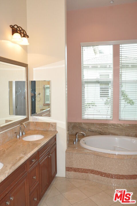 Building Photo - 6010 S Celedon Creek
