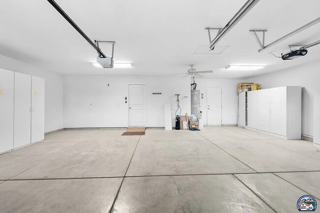 Building Photo - 2751 Sandalwood Dr