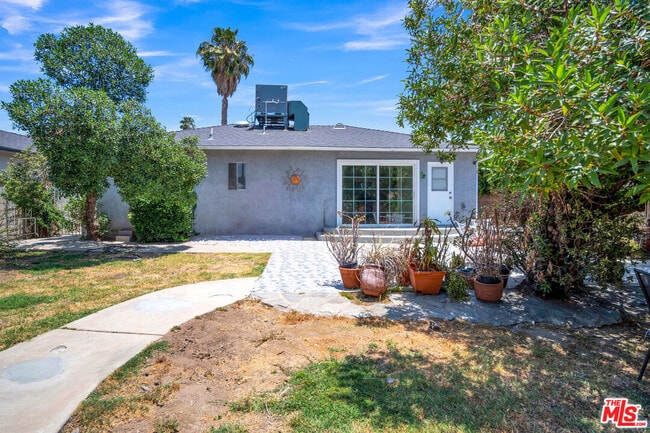 Building Photo - 8333 Glencrest Dr
