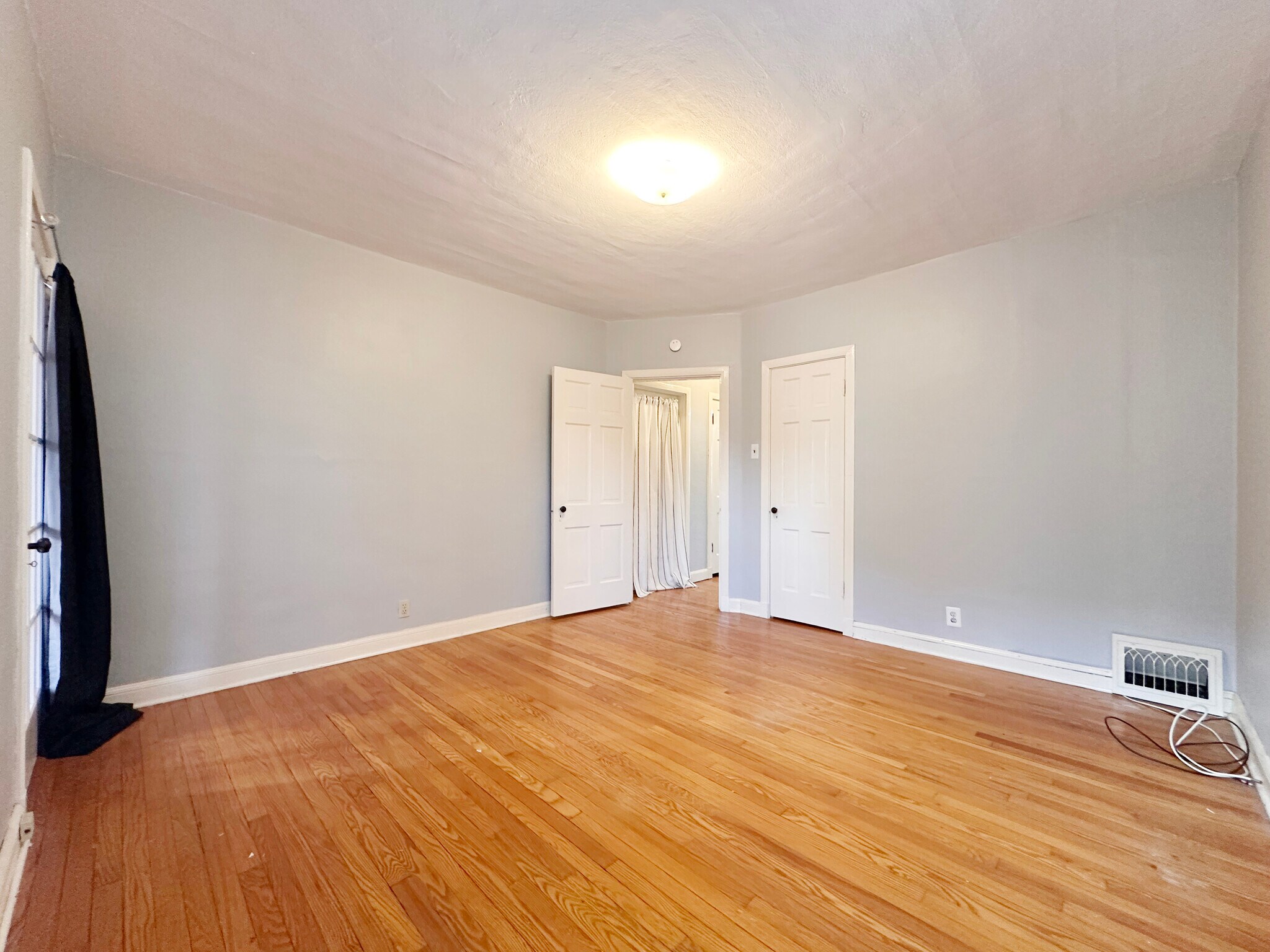 Building Photo - 5816 Mardel Ave