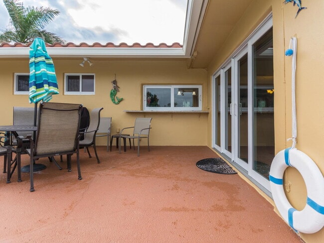 Building Photo - 4930 NE 27th Ave