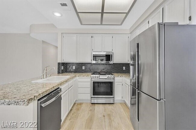 Building Photo - 9725 Hitching Rail Dr