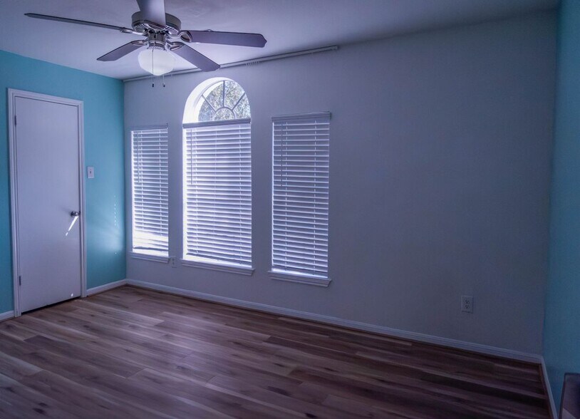 Building Photo - 2309 Loquat Ln