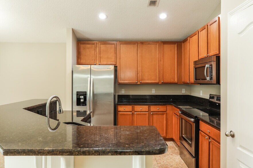 Building Photo - 4510 Oak Moss Loop