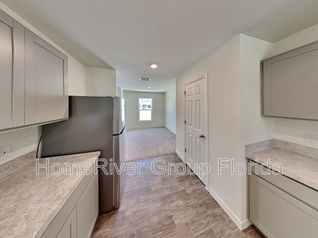 Building Photo - 2748 Cranbrook Ave