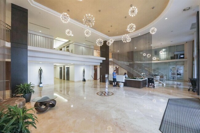 Building Photo - 511 SE 5 Ave