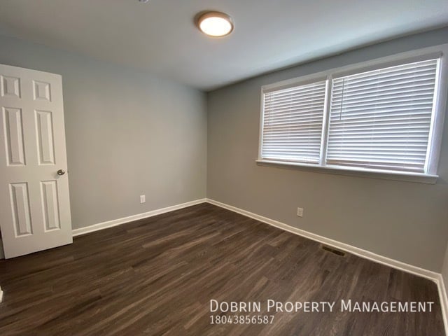 Building Photo - 1807 Bath St