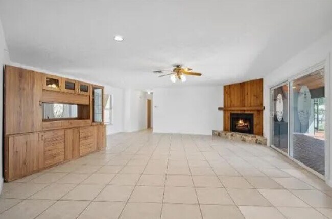 Building Photo - 1360 SW Albatross Way