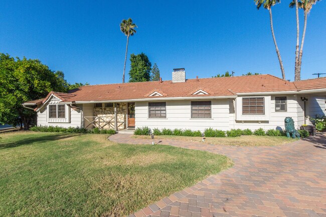 Building Photo - 6201 Melba Ave