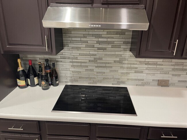 Building Photo - 1759 Lakeside Enclave Dr