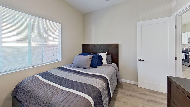 Building Photo - 4929 College Ave