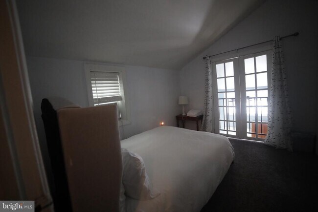 Building Photo - 908 New Market St