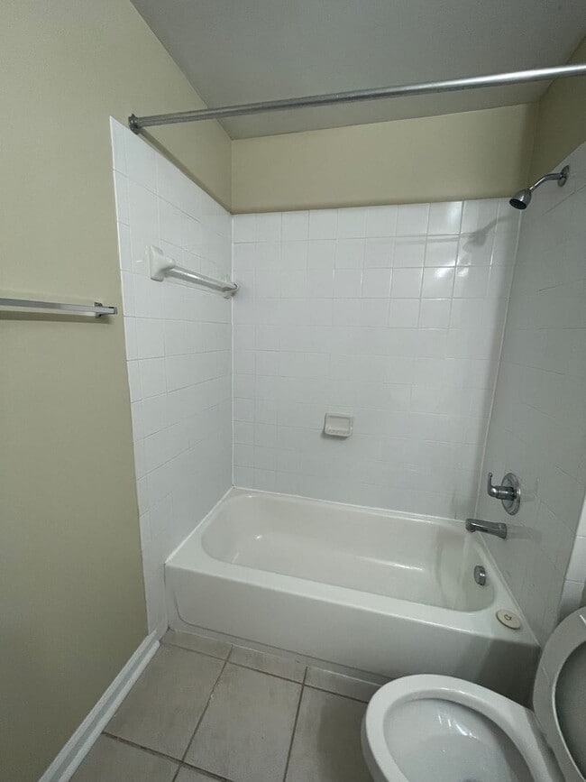 Building Photo - Two Bedrooms Available in this Three Bedroom Flat, Male Applicants!