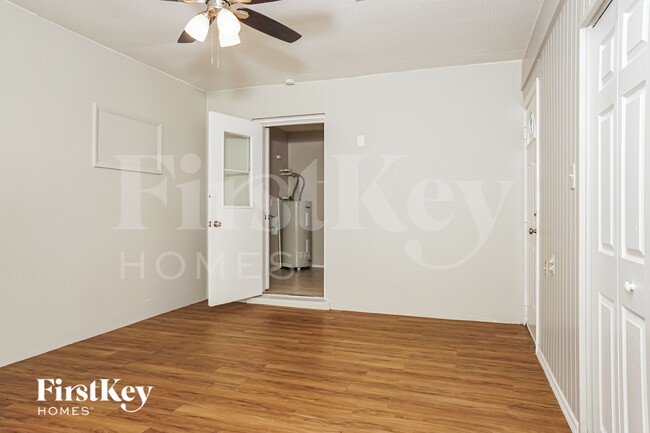 Building Photo - 1633 Hayworth Rd